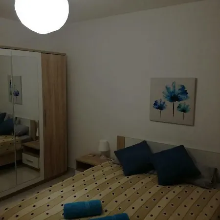 No8 @ Seabreeze Court * Меллиеха